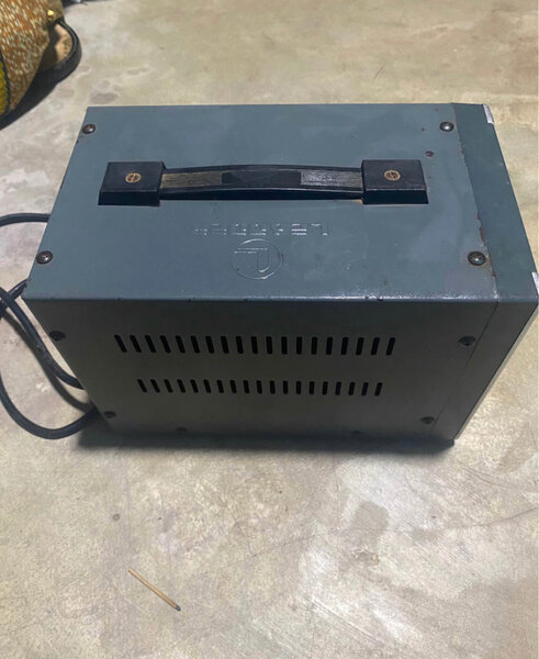 Régulateur de Tension Automatique Leader