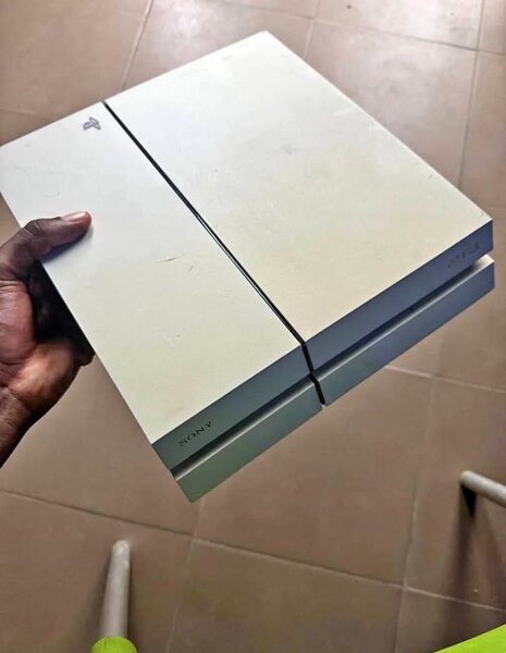 PS4 FAT ET UNE MANETTE 12.00