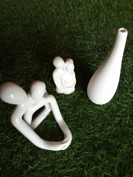 Statues décoratives minimalistes