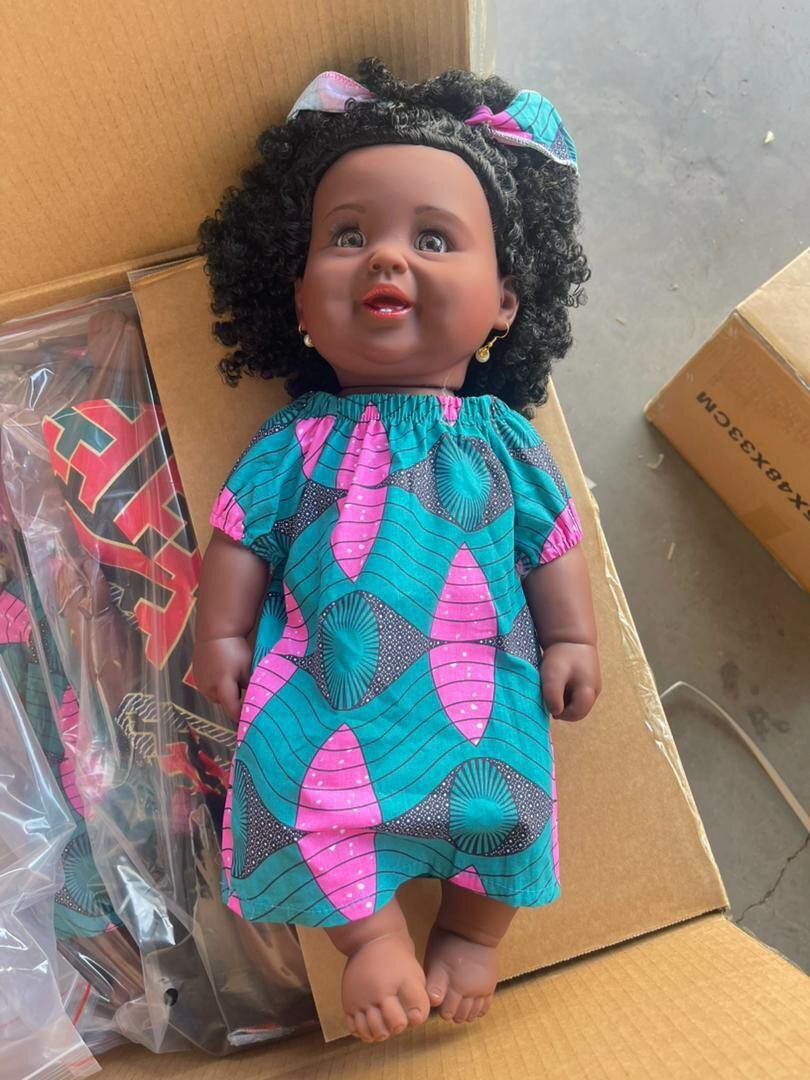 Poupée ethnique élégante