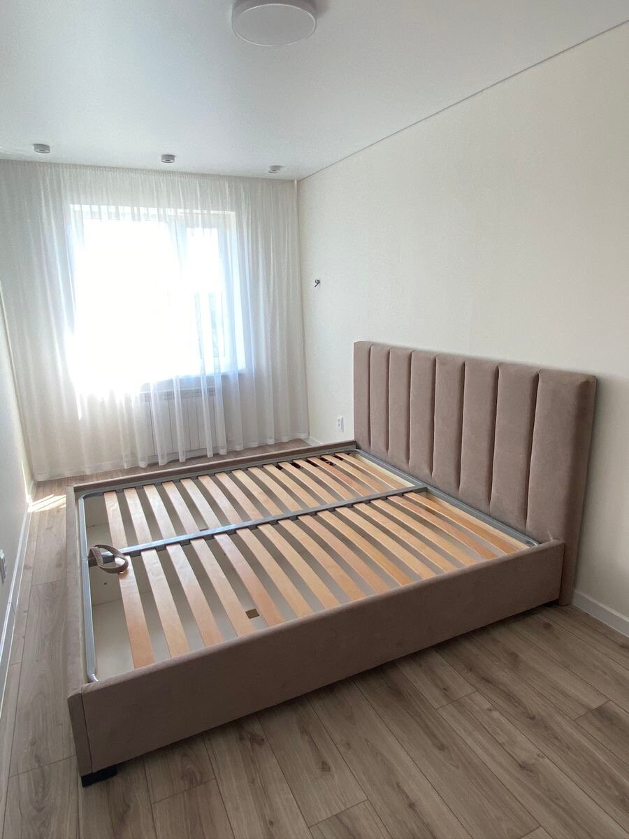 Lit double moderne capitonné