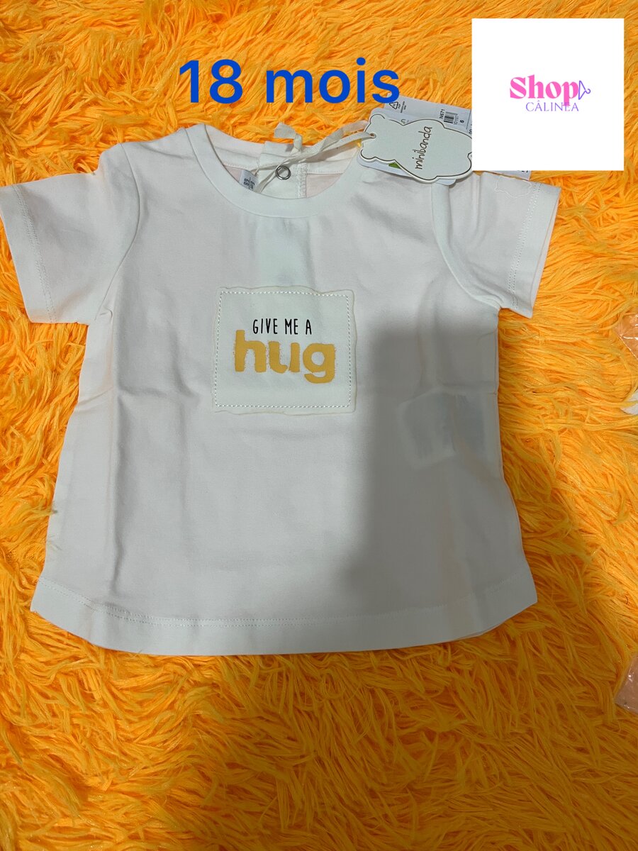 T-shirt Bébé "Give Me a Hug"
