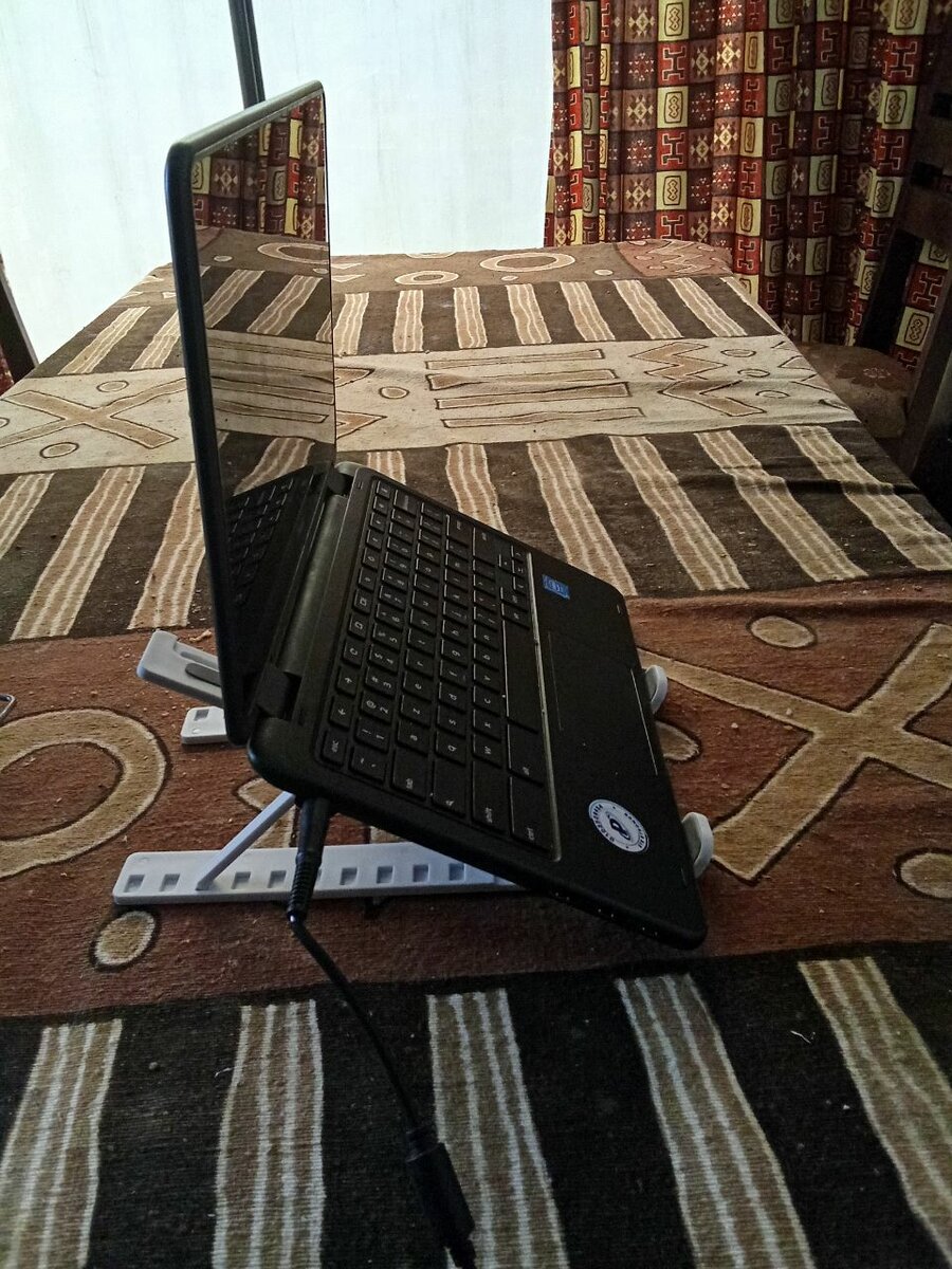 Support pliable pour ordinateur portable