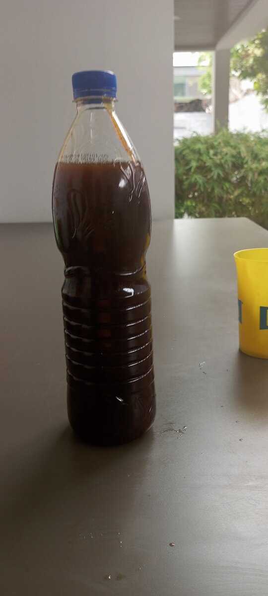 Miel pur naturel en bouteille