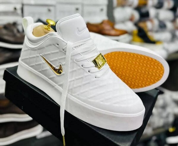 Chaussures de sport blanches
