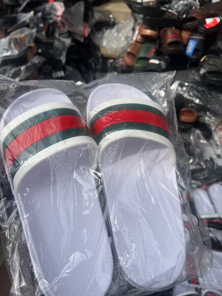 Claquettes Rayées Confortables