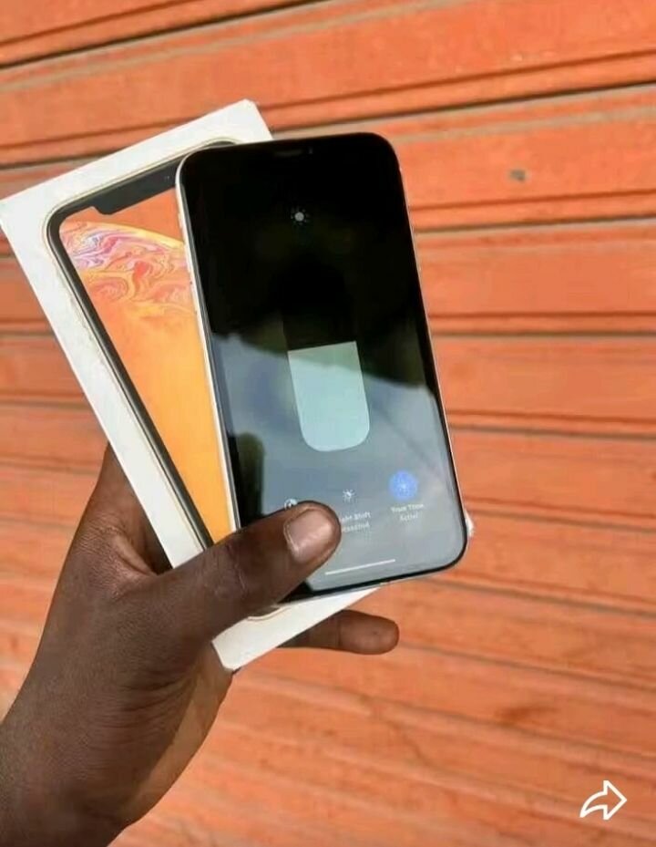 Smartphone iPhone avec accessoires