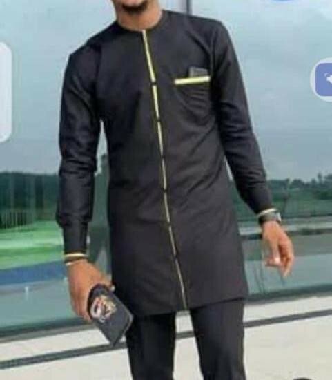 Tunique noire pour hommes