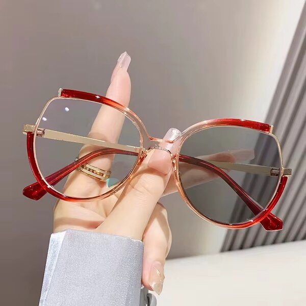 Lunettes de soleil transparentes rouges