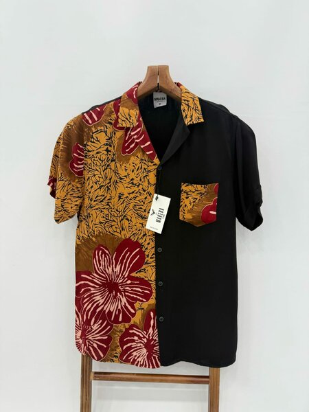 Chemise à motifs floraux