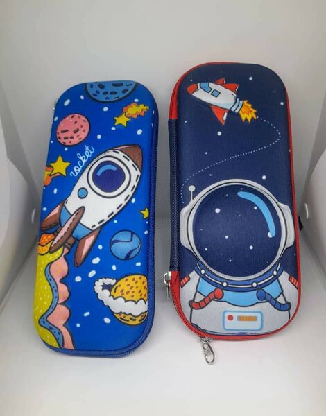 Trousse à crayons et bics