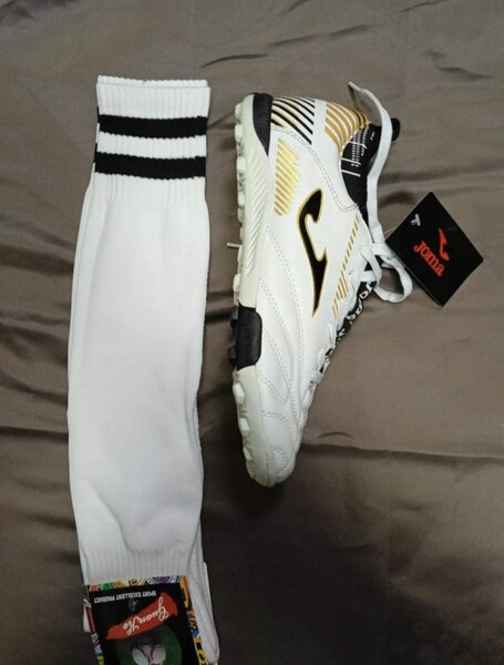 Сороконожки для футбола, футбольные бутсы, бутсы для футбола