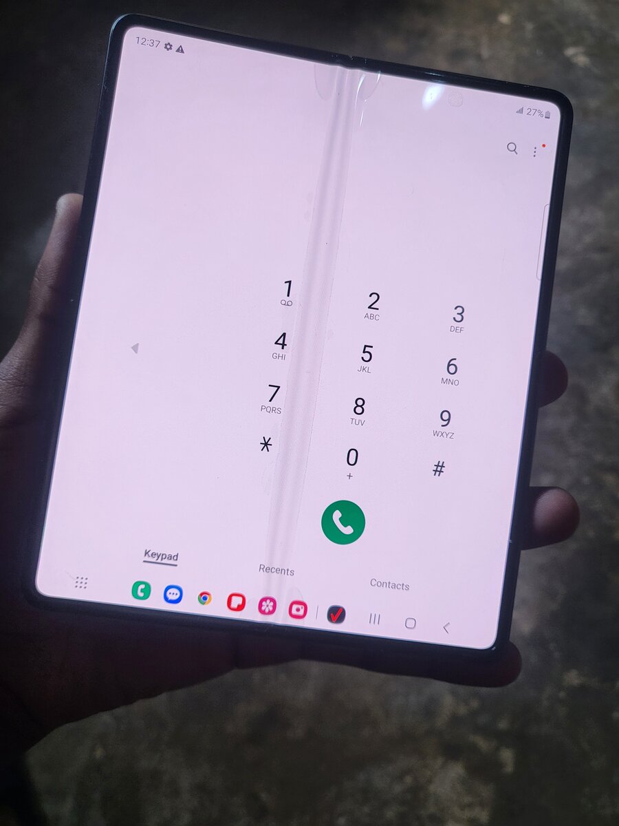 Samsung galaxy Z fold 3 5G.