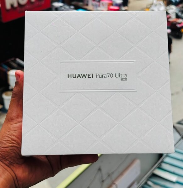 HUAWEI PURA 70 ULTRA