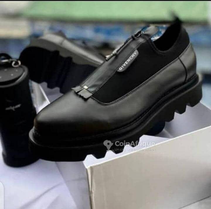 Chaussures en cuir Givenchy