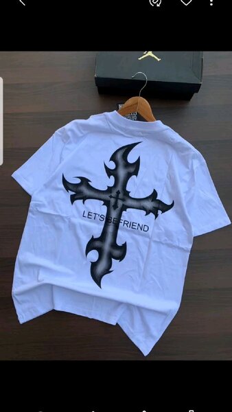 T-shirt graphique tendance