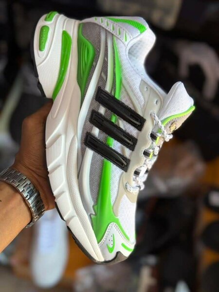Chaussures de course Adidas modernes