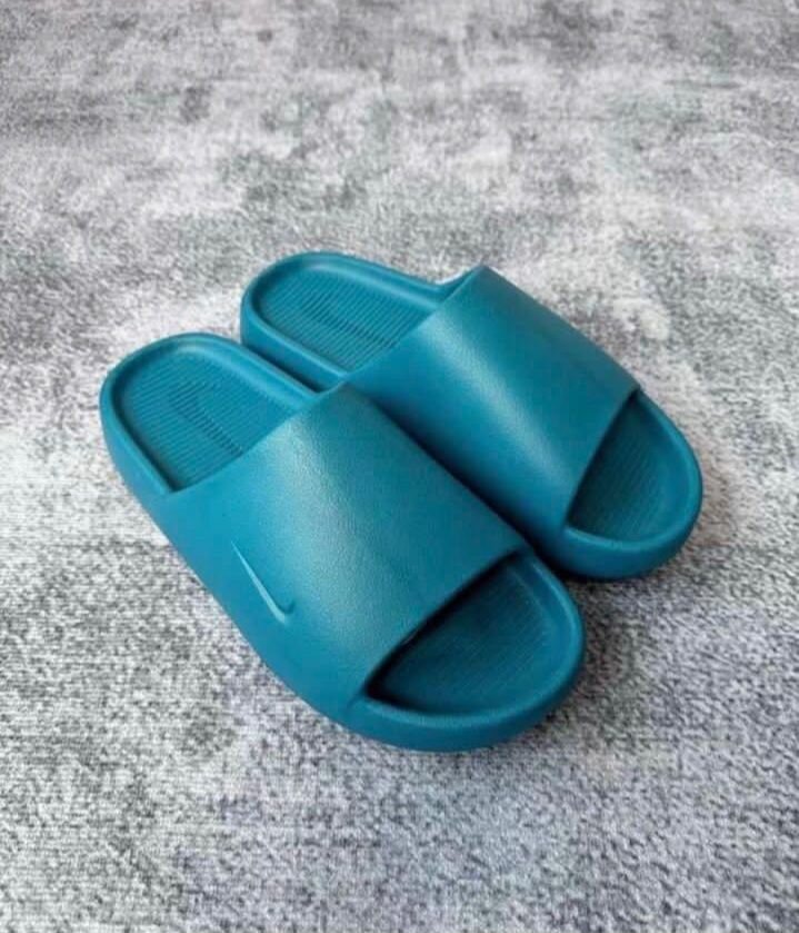 NIKE CALM SLIDE