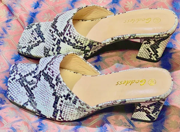 Mules à talons imprimé serpent