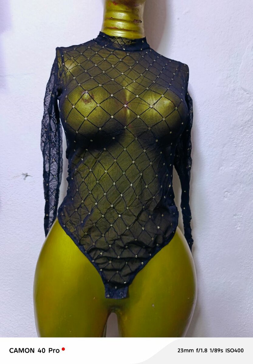 Body noir femme élégant