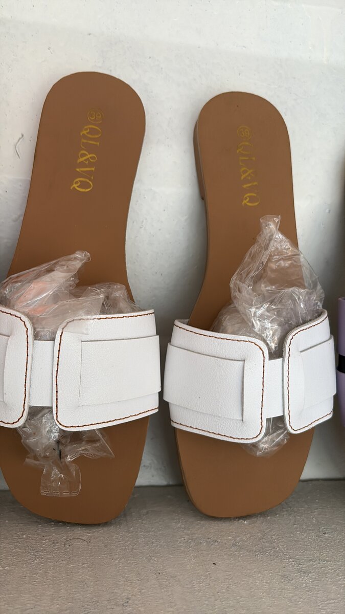 Sandales blanches élégantes