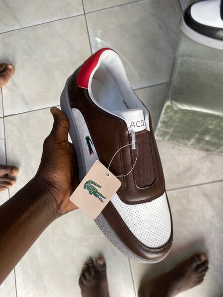 Chaussures élégantes Lacoste