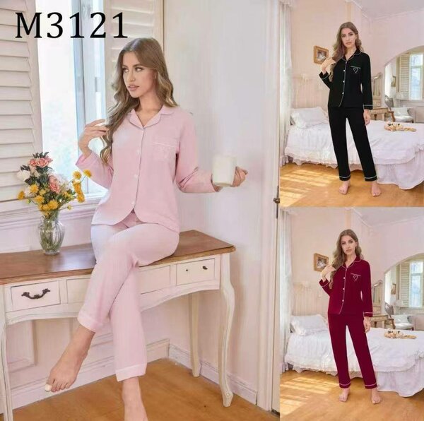 Pyjama en satin à pois