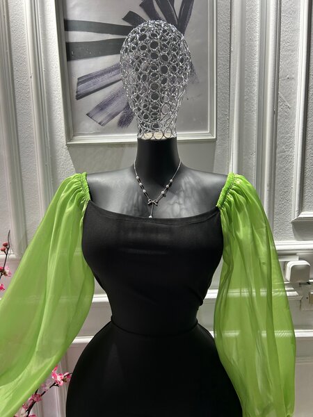 Robe élégante à manches vertes