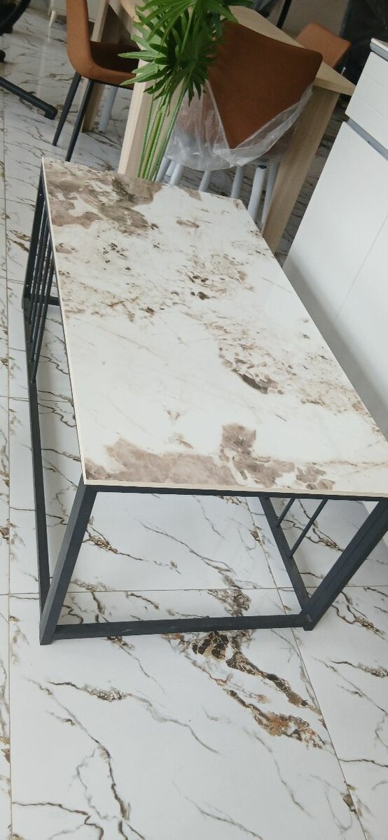 Table centrale en marbrmoderne