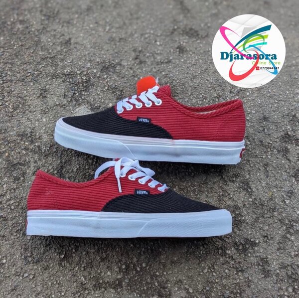 News Model Van's Authentic