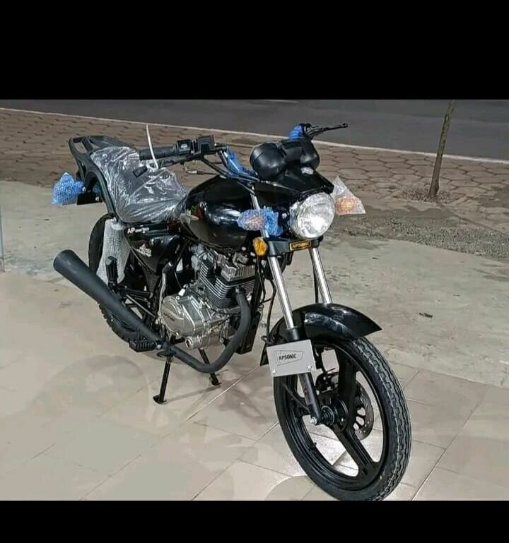Moto noire neuve