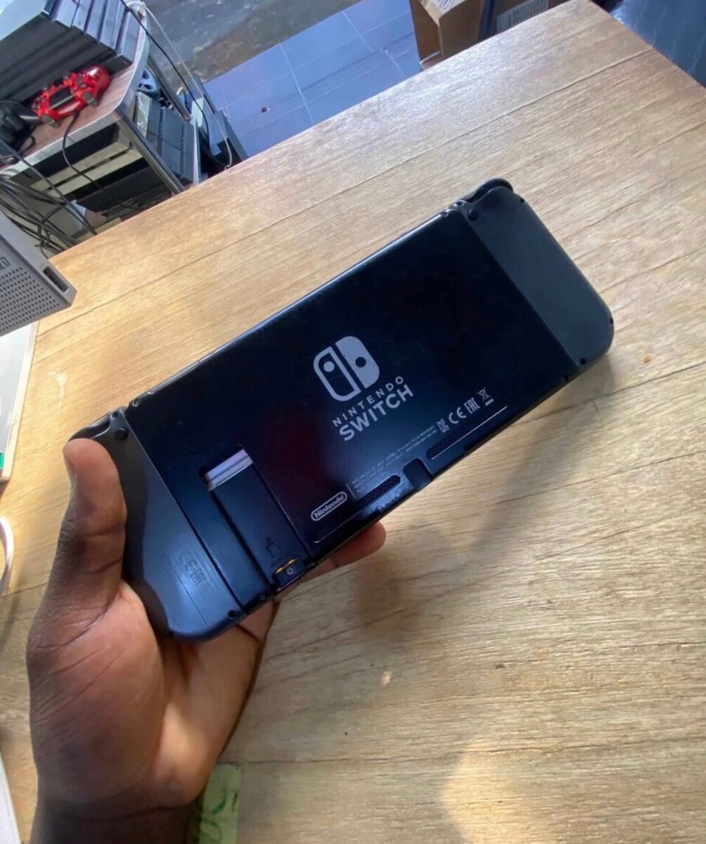 Nintendo Switch Console