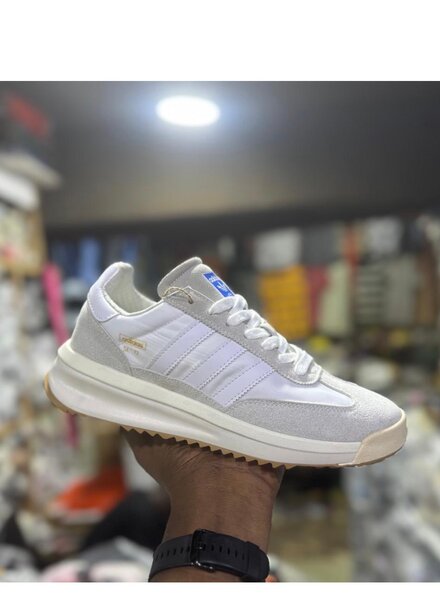 Baskets blanches tendance