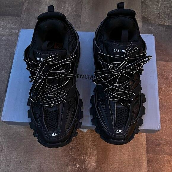 Balanciaga Track