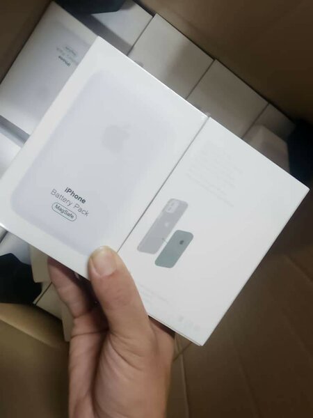 Apple iPhone Battery Pack MagSafe