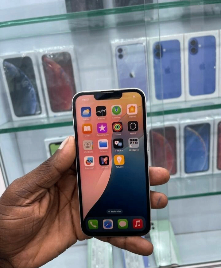 iPhone 13 Blanc 128GB Débloqué