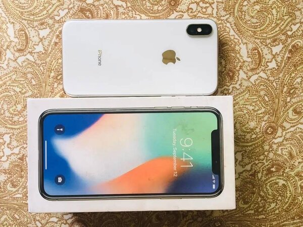 iPhone X Argent 64Go Neuf