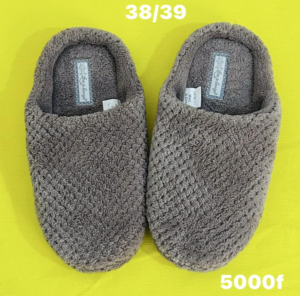 Chaussons pour garder vos pieds propres et bien au chaud à la maison