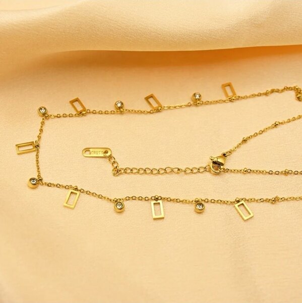 Elegant Gold Necklace