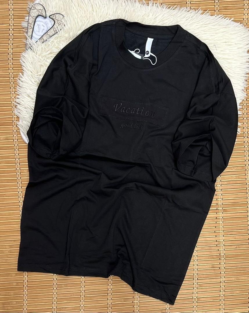 T-shirt noire graphique