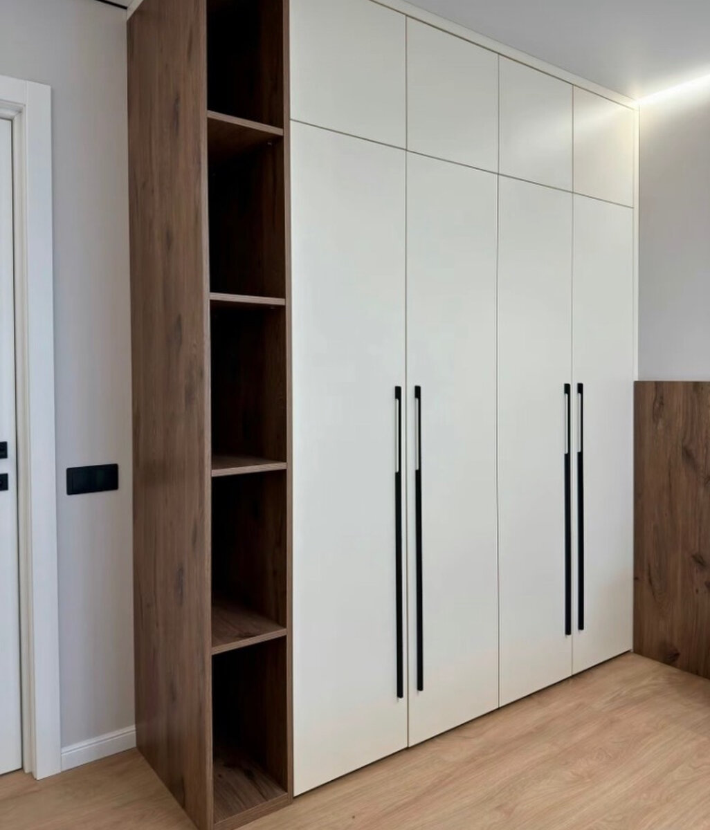 Armoire Moderne en Bois et Blanc