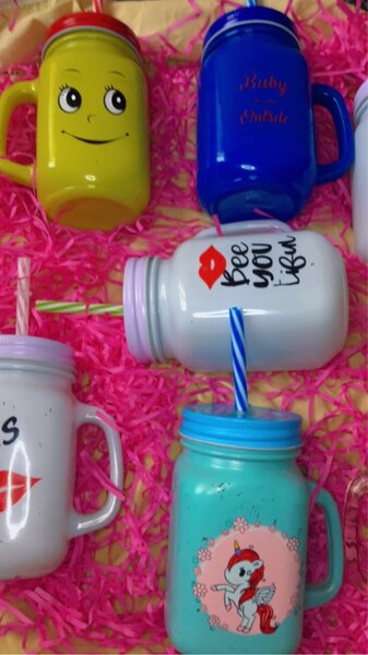 Glass mug with straw