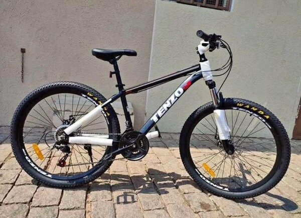 Vélo tout-terrain TENKO noir et blanc