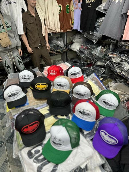 Casquettes disponibles