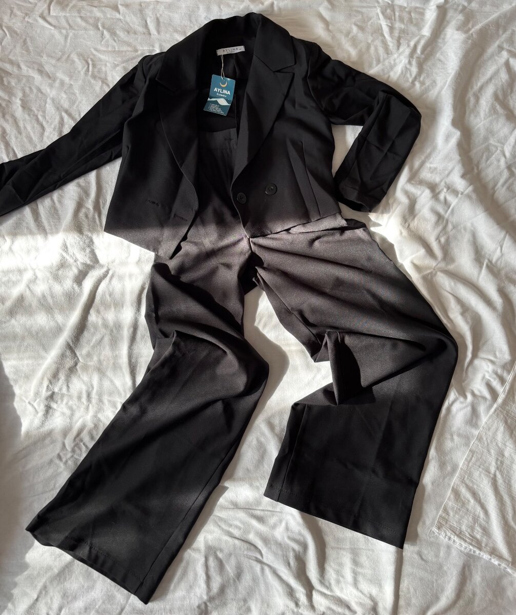 Костюм-двойка укороченный пиджак и брюки