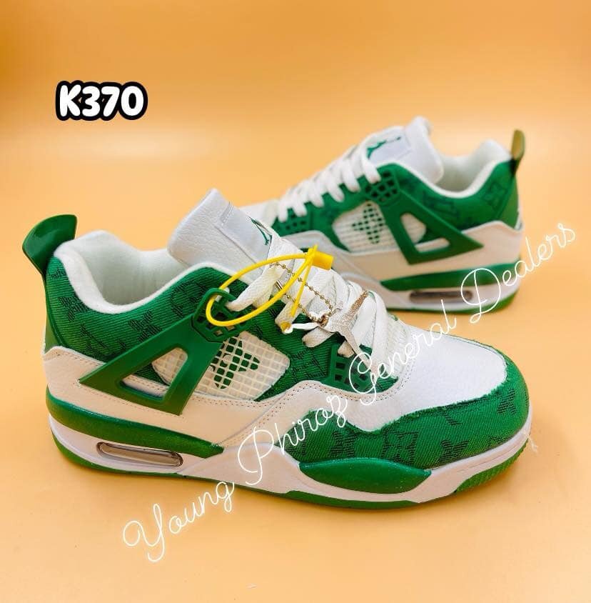 Good Quality Sneakers Size: 40-45 