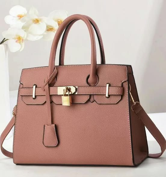 Stylish and fashionable women's bag