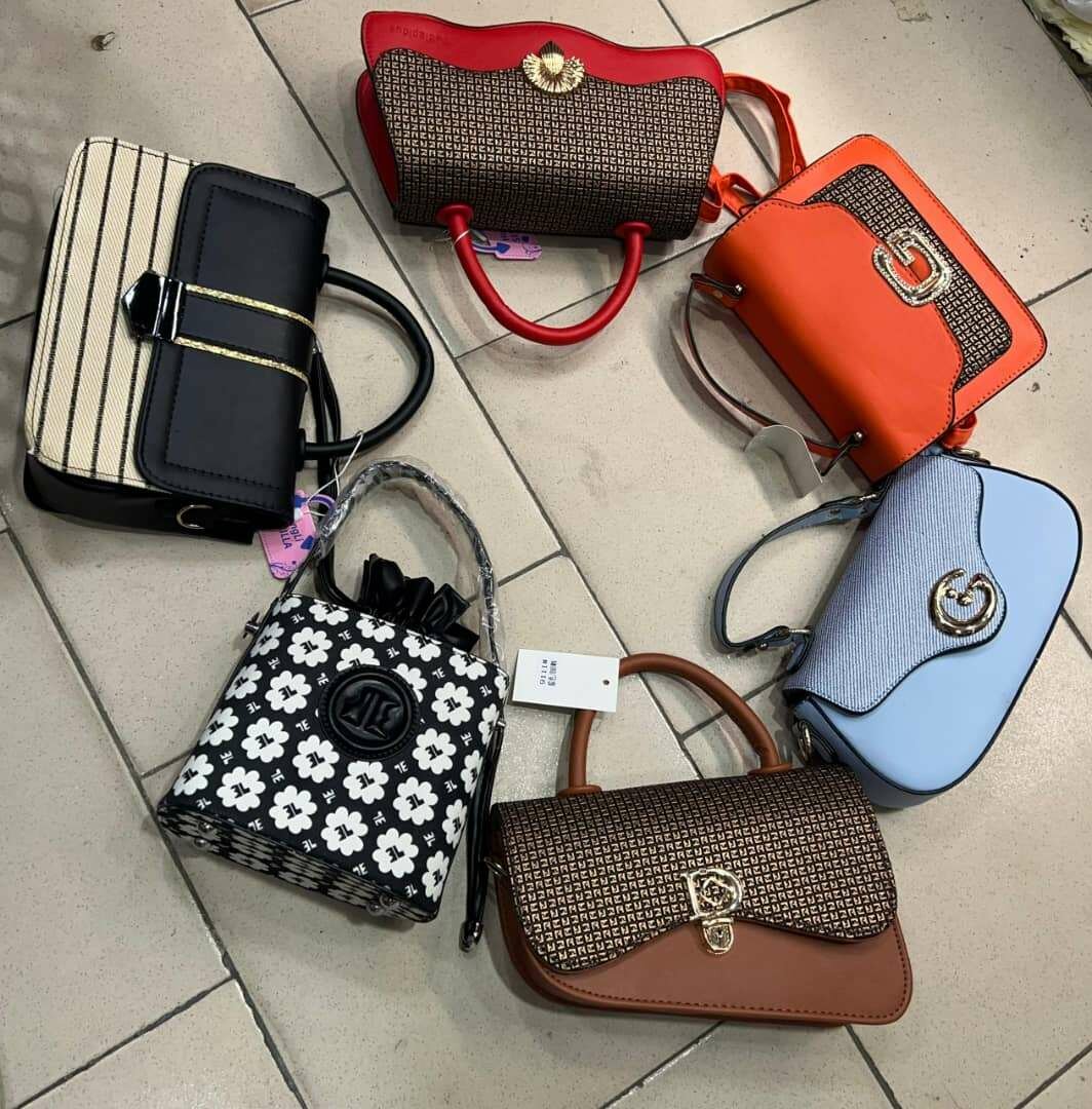 Lot de sacs à main élégants
