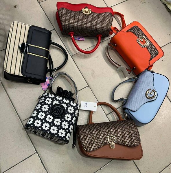 Lot de sacs à main élégants