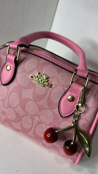 Sac à main rose élégant